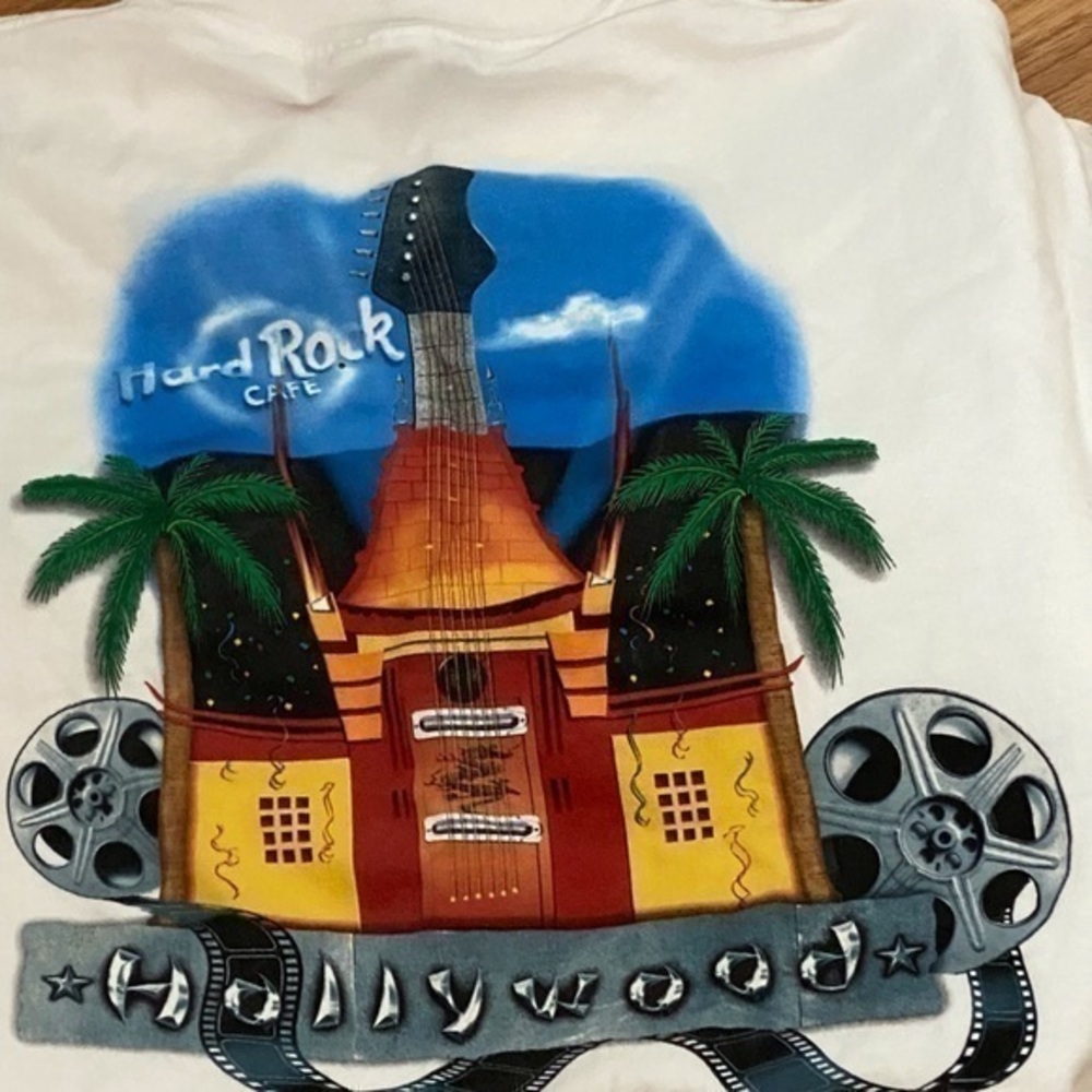 Hard Rock Cafe Hollywood white T-shirt. 100% cotton. Heavy Tee.
Size: large